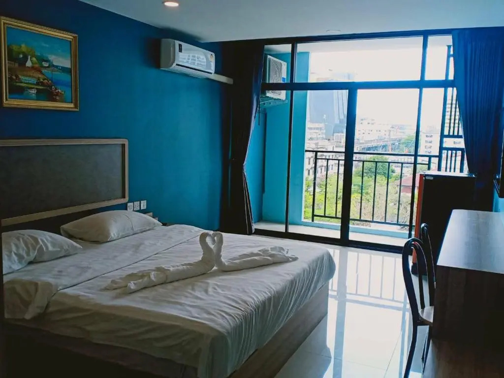 @81Hotel