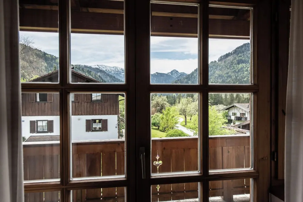 Haus Lesch - Stilvolle Appartements mit tollem Bergblick in Kreuth am Tegernsee