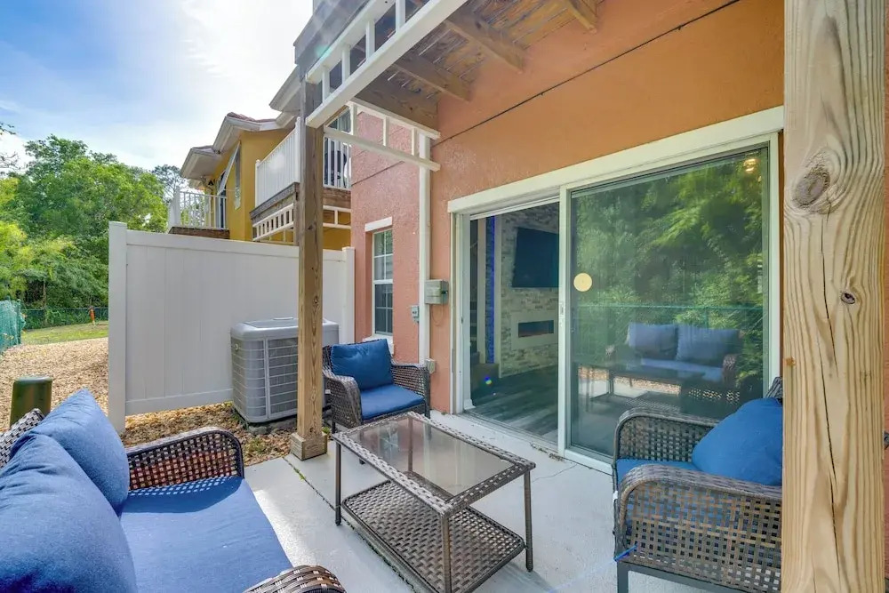 Chic Florida Retreat ~ 7 Mi to Walt Disney World!