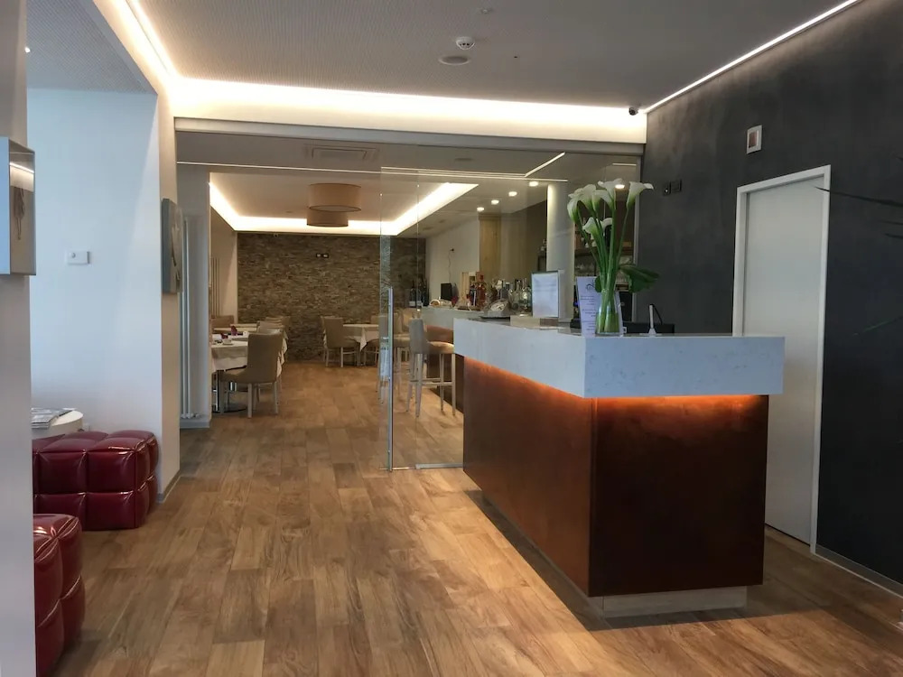 Athos Hotel