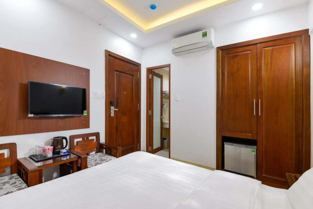 Royal Hotel District 2