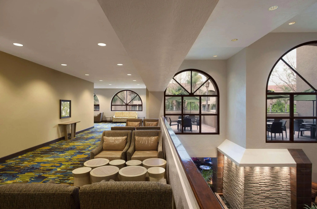 Embassy Suites by Hilton Phoenix Tempe