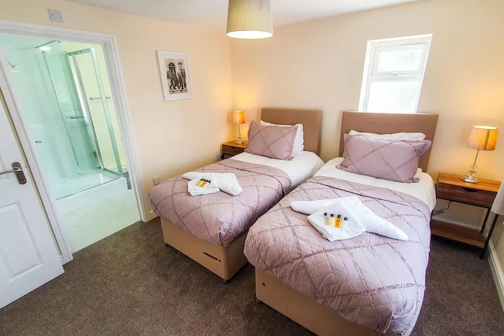 Charming 2-bed Apartment in Stroud