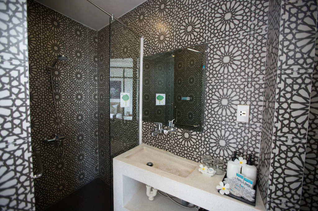 Flora Hotel