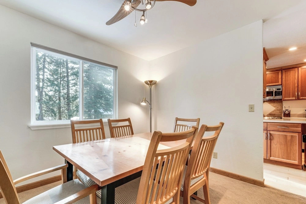Ski, Golf & Hike! Incline Village Family Home