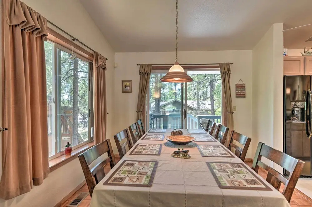 1 Mi Odell Lake: Munds Park Home w/ 3 Decks
