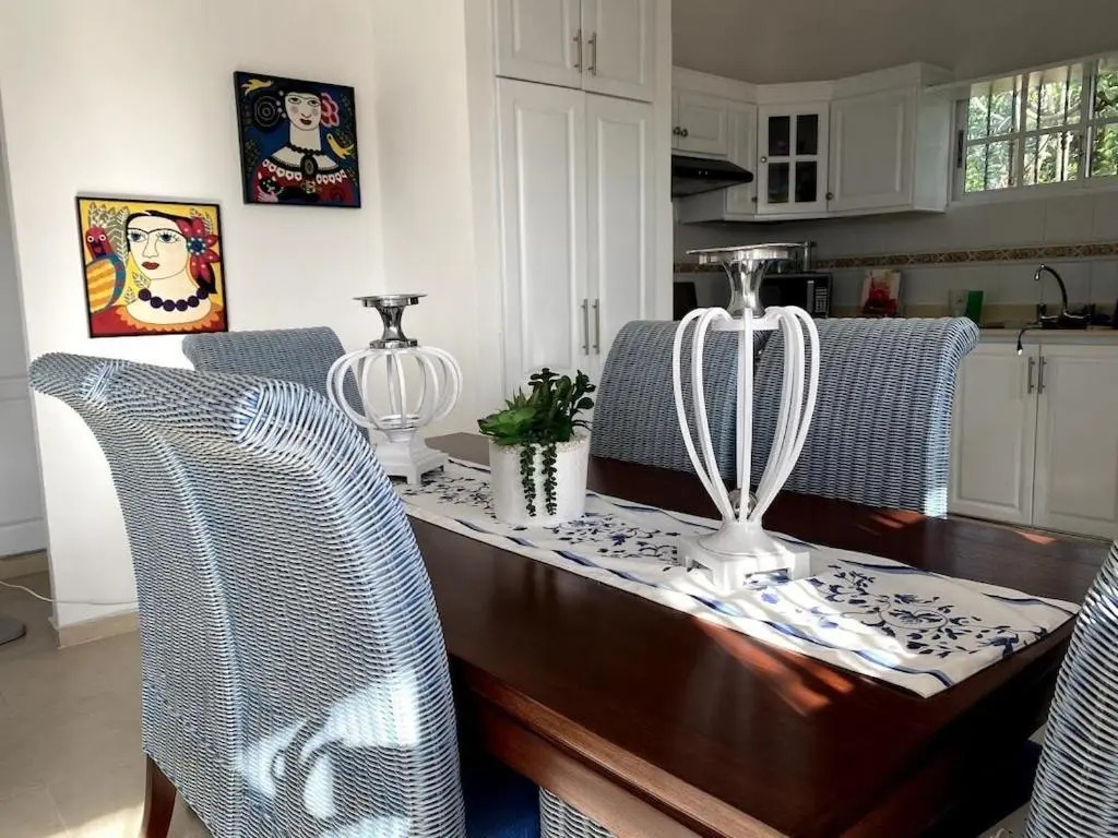 LUXURY NEW 2BDR 2BATH APT 10 Min DRIVING FROM THE AIRPORT AND BEACHES