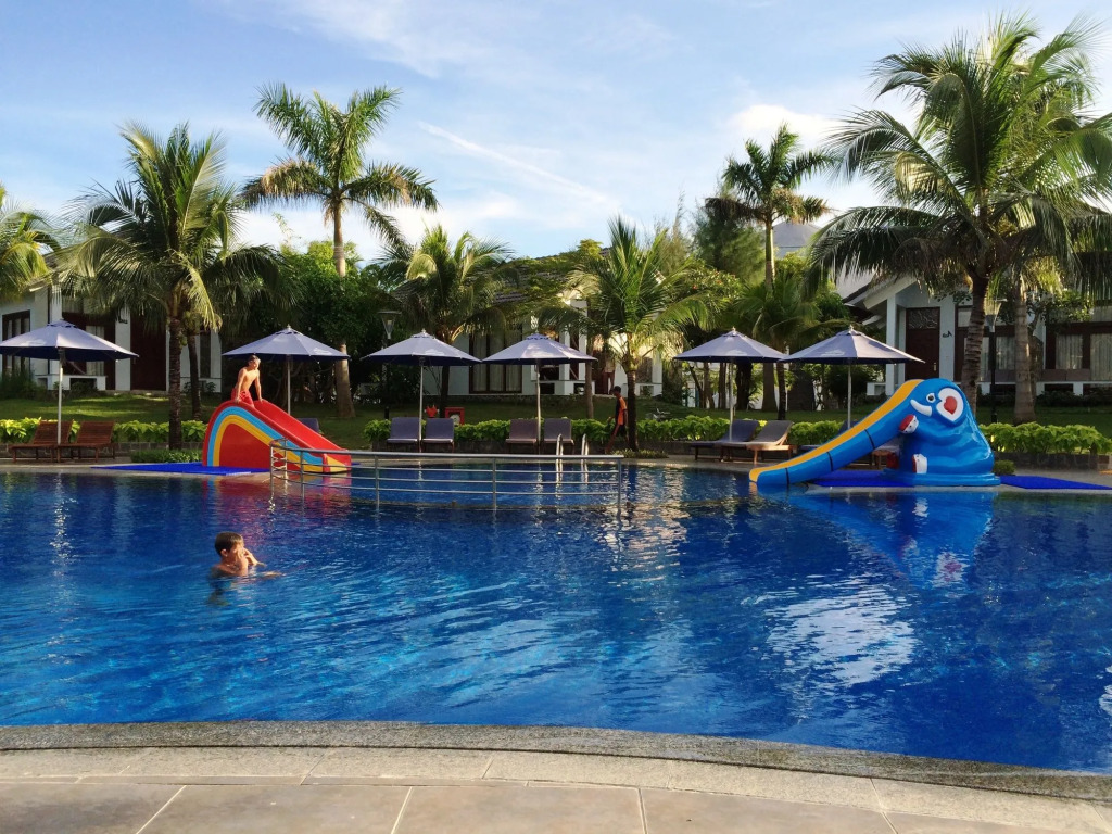 Carmelina Beach Resort