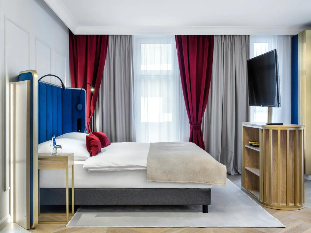 Hotel Golden Queen