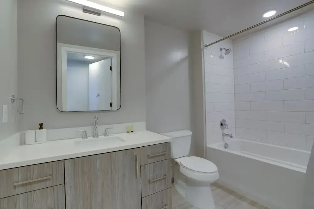Gorgeous 1Br at Clarendon With Gym