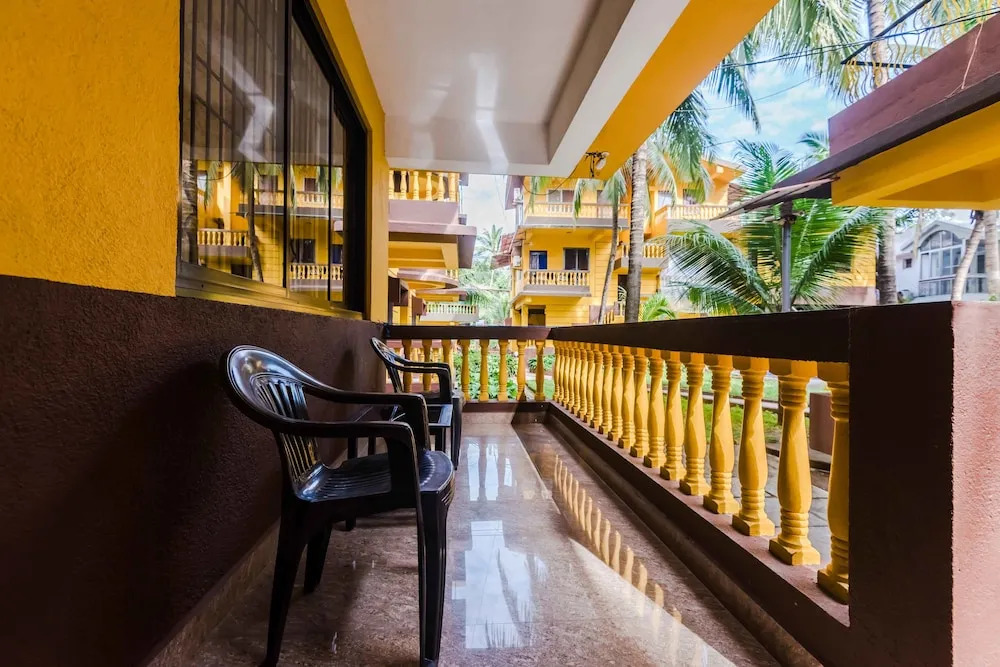 OYO 7273 StayOut near Candolim Beach