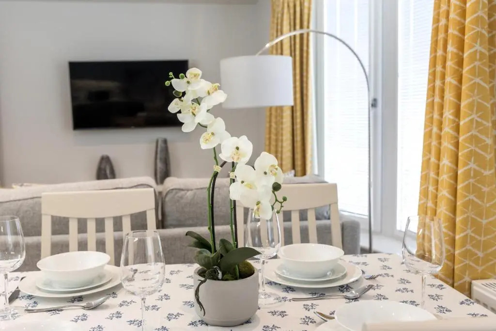 Belle House, Apt 6