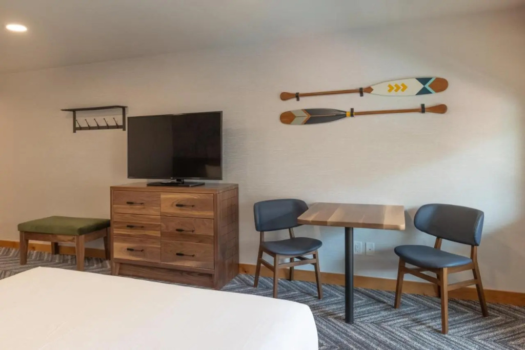 Hotel Canoe and Suites