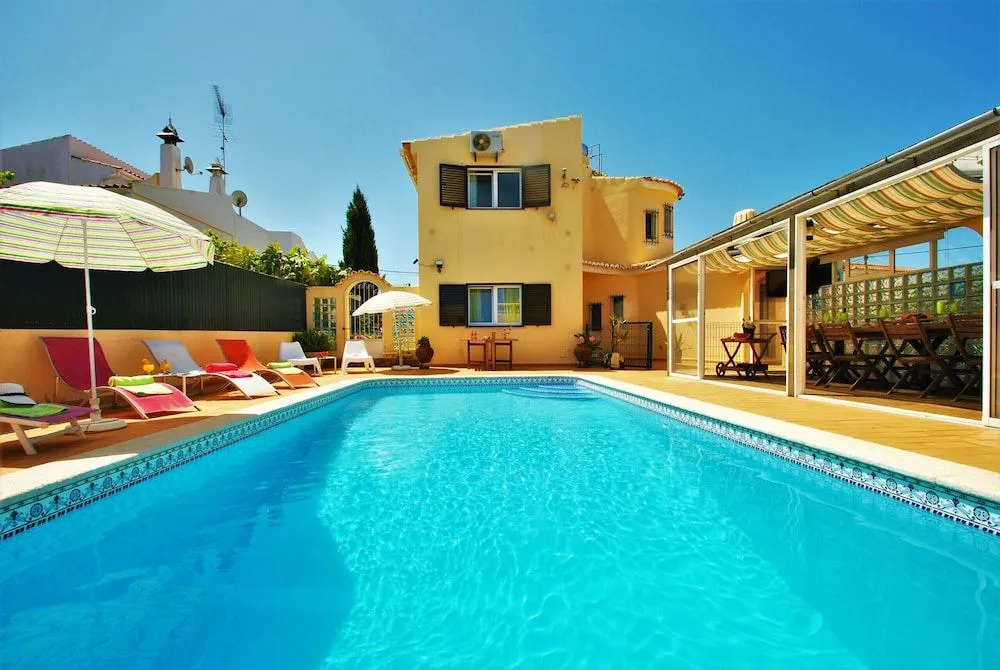 Villa Dominica - com BBQ e piscina aquecível em Carvoeiro