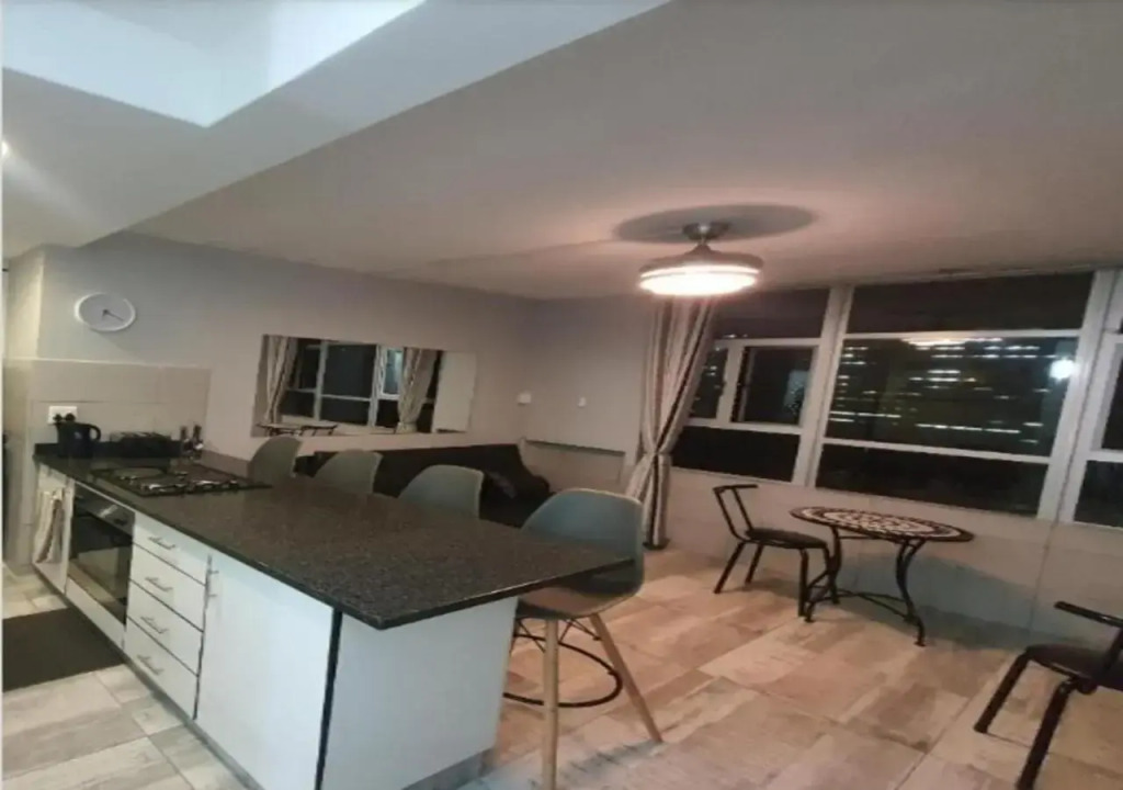 DURBAN BEACHFRONT - Tenbury 903
