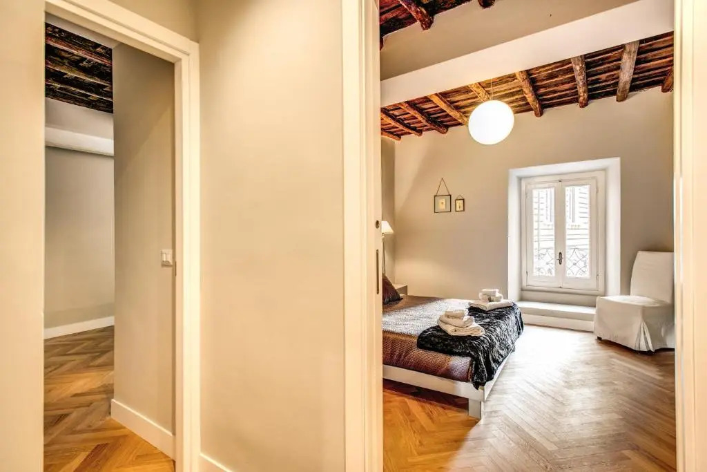 Trevi Fountain Superior 3 bdr apartment