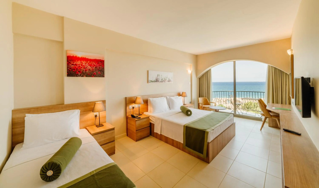 Olivia Palm Hotel