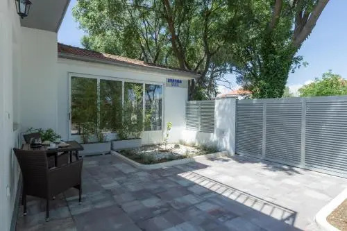 Sara Residence
