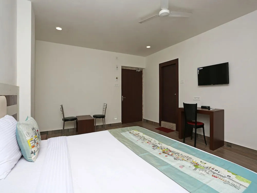 OYO 10153 Hotel Paradise Convention