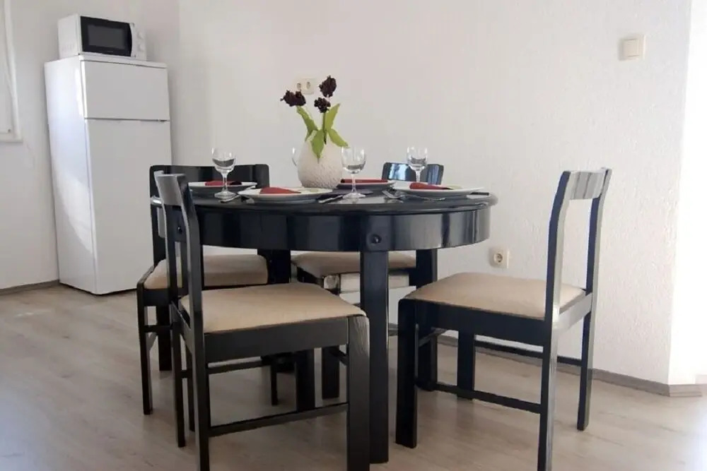 Central - 40m From the Beach - A3
