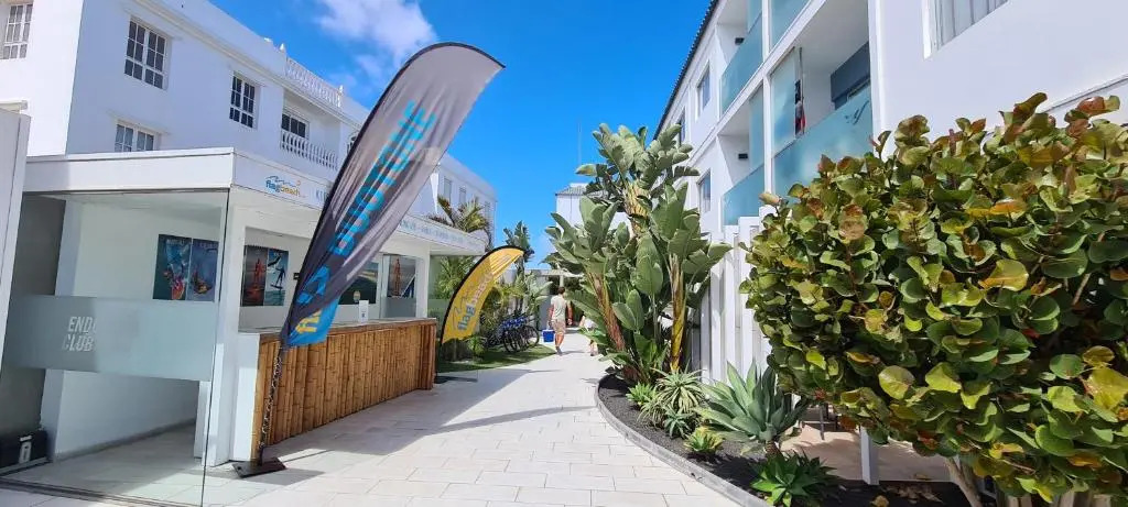 COOL Apartment NEAR Beach Pool & AC 1