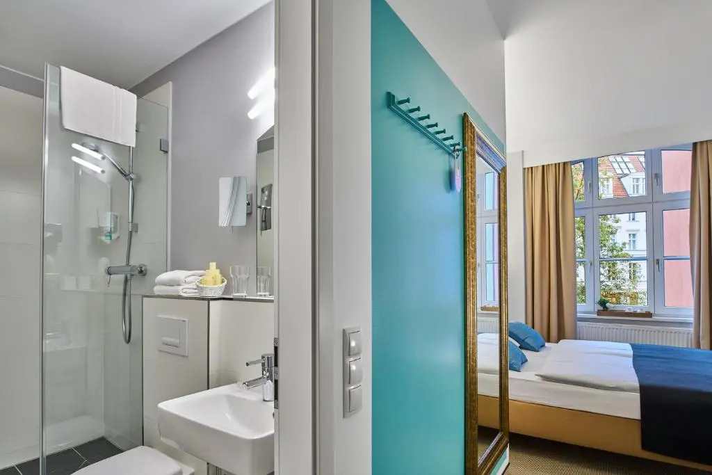 Hotel 38