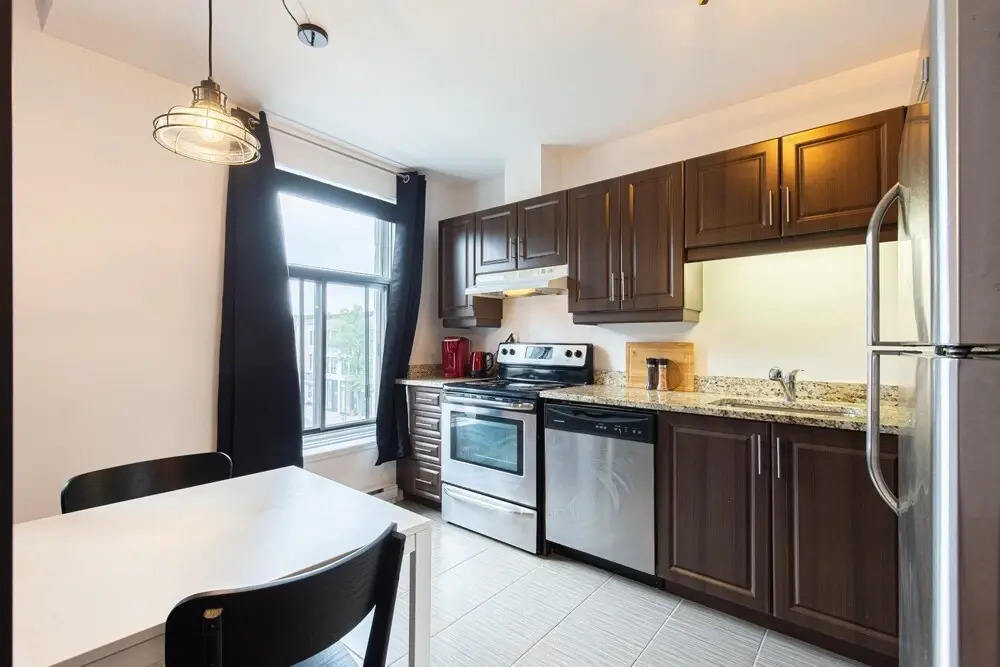 M11 The Grand Prix Suite In the Heart of MTL