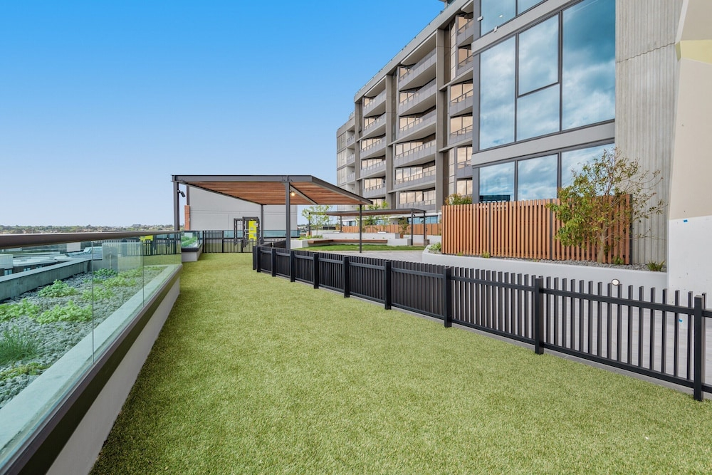 Generous 2-bed Apartment With Great Amenities