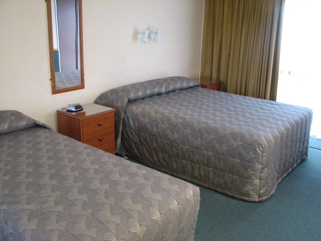 Sundowner Motel