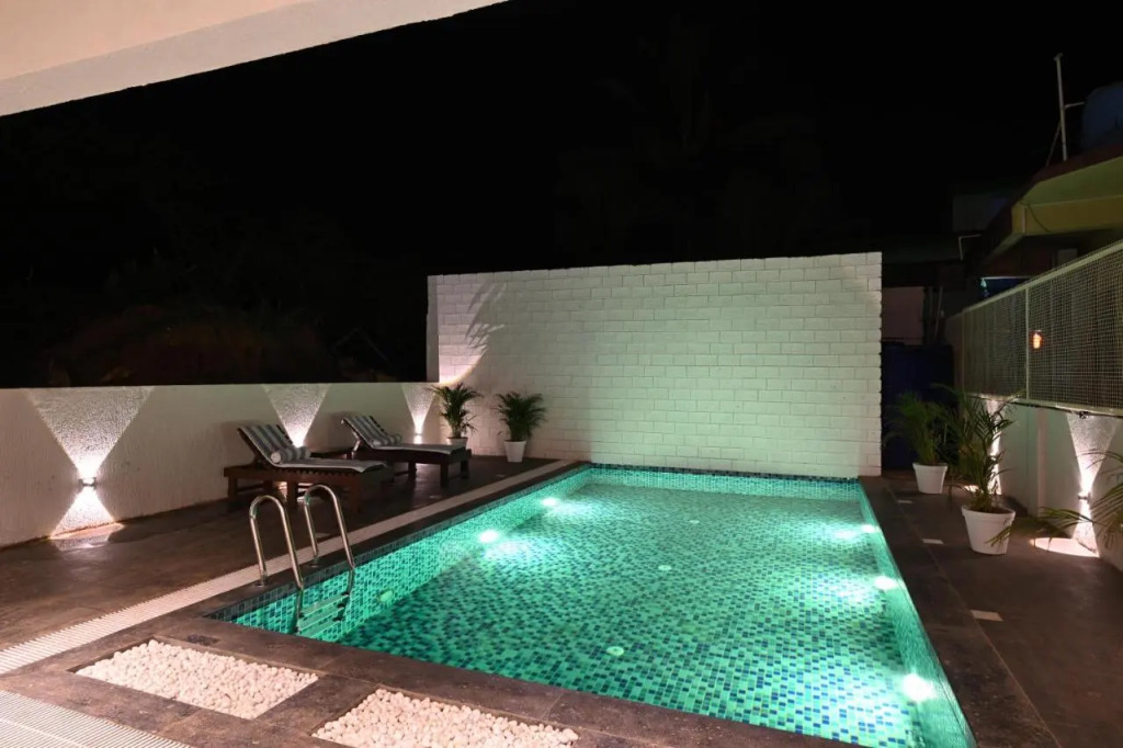Bedzzz Xclusiv Morjim, Goa By Leisure Hotels