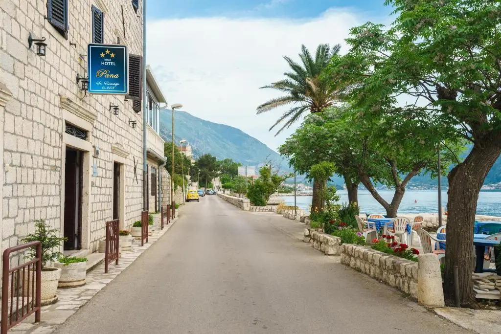 Lavender House Apartments, Dobrota