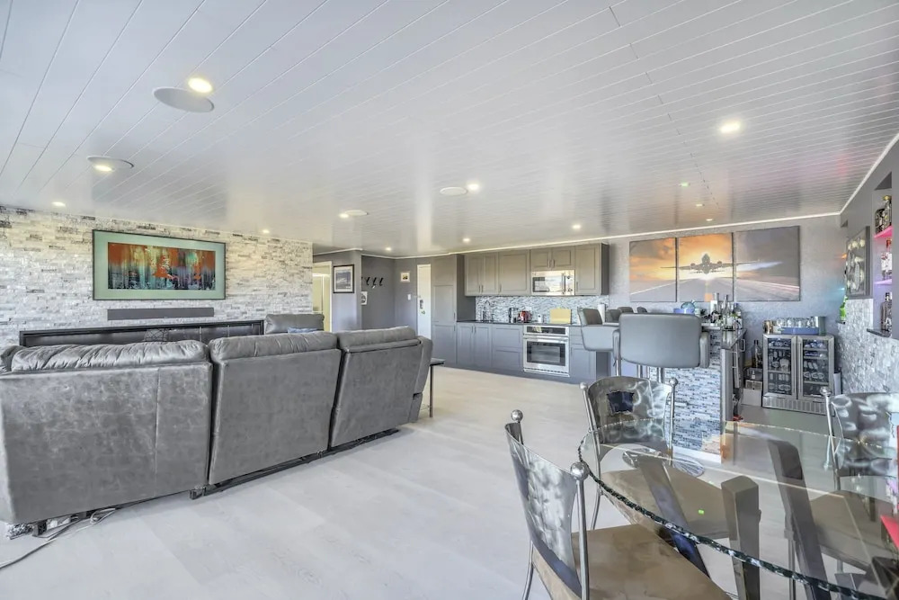 Satellite Suite