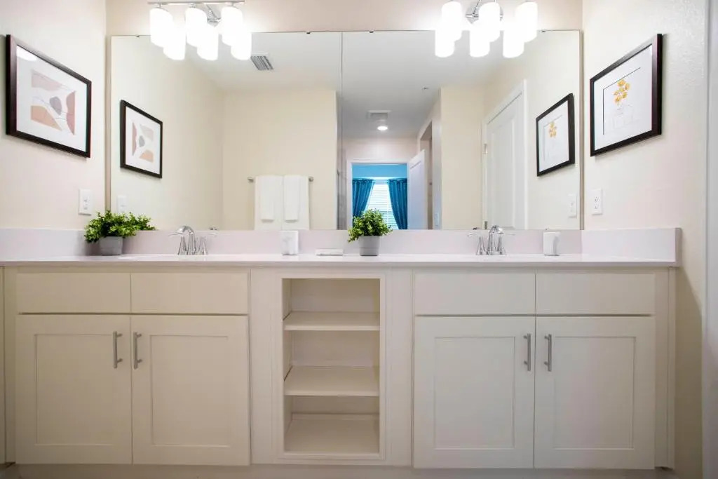 Luxurious 2 Bd Close to Disney @ Storey Lake 204P