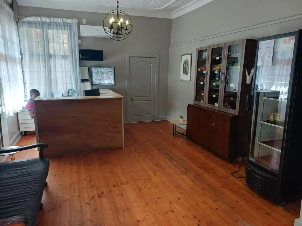 Triple9 Hatfield Guesthouse