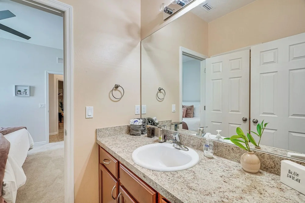 6 Mi to Beach: Cape Coral Home w/ Screened Lanai