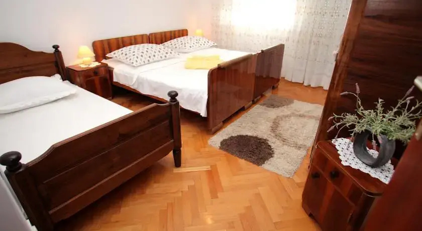Apartment Tinel