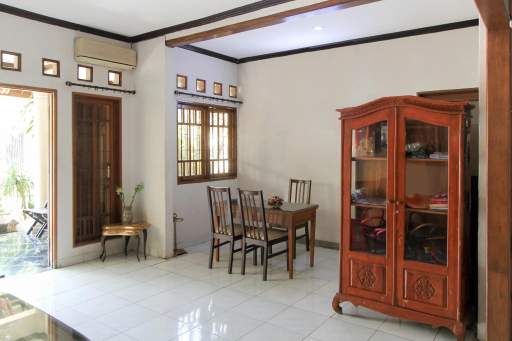 Santo Guest House