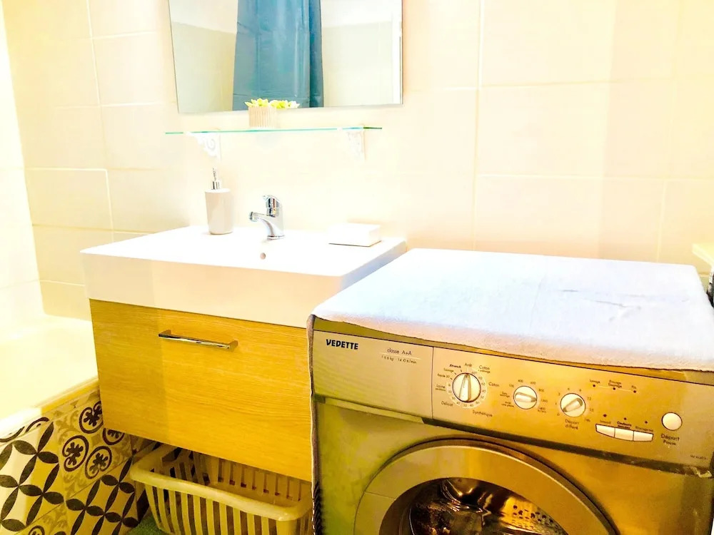 Studio in Saint-Cyr-Sur-Mer, with Enclosed Garden And Wifi - 860 M From the Beach