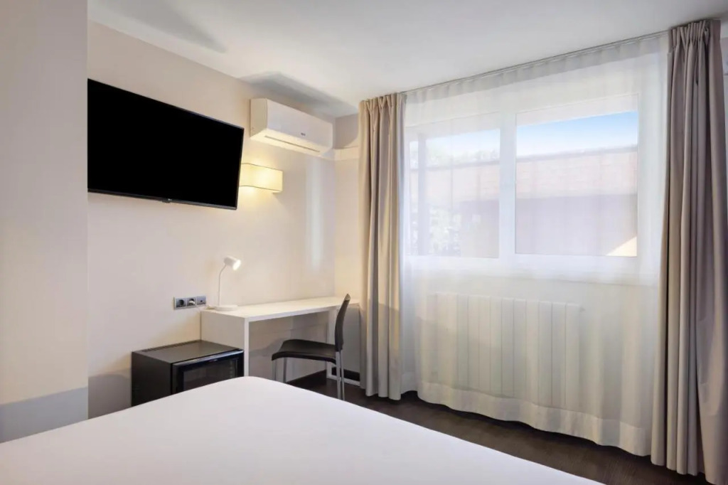 B&B HOTEL Oviedo