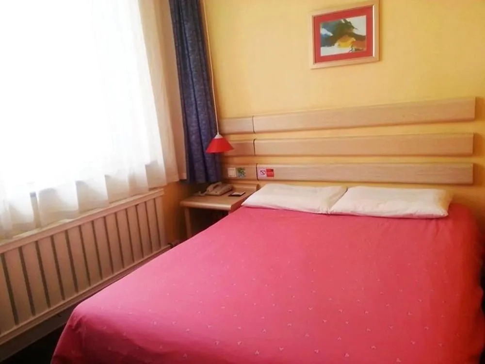 Home Inn Changchun Anda Street