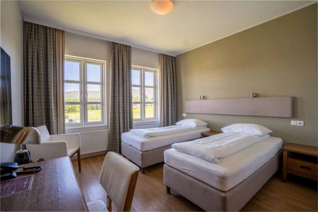 Gistihúsið - Lake Hotel Egilsstadir