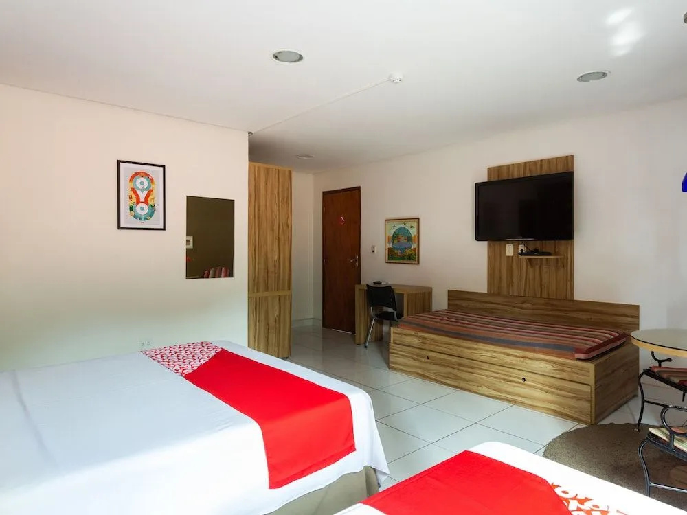 CR Hotel Bueno