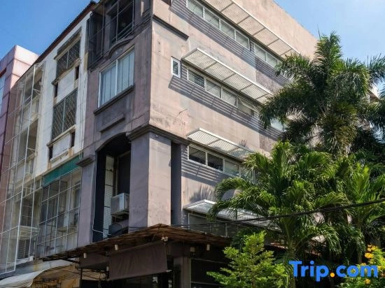 Human Touch Room –  Soulful Bangkok Hideout