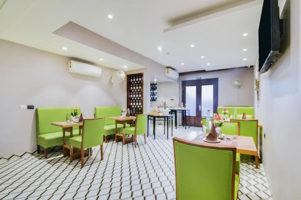 Hotel Bluestone Nehru Place by The Cosy Hotels