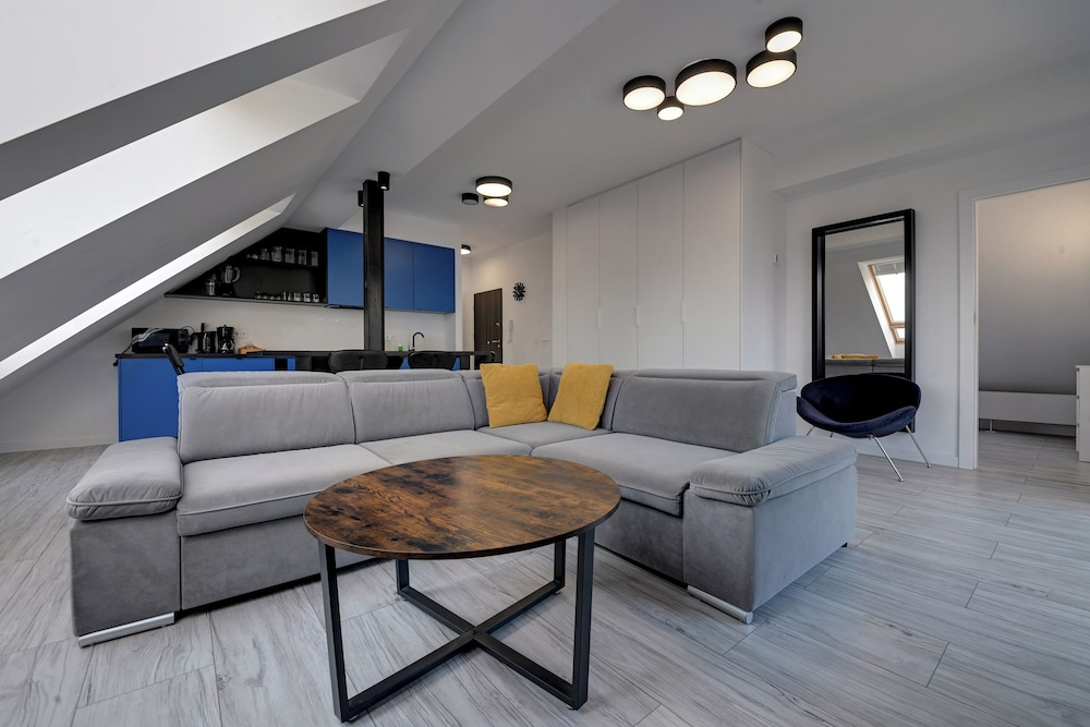 RentPlanet - Apartament Schroniskowa