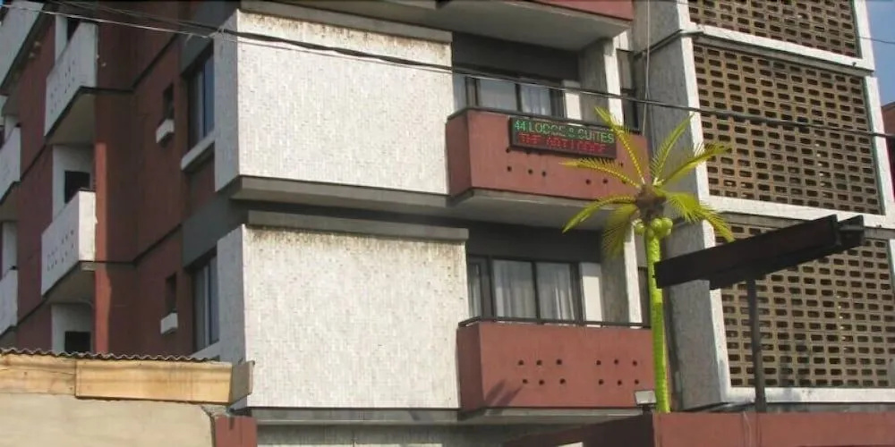 44 Lodge And Suites