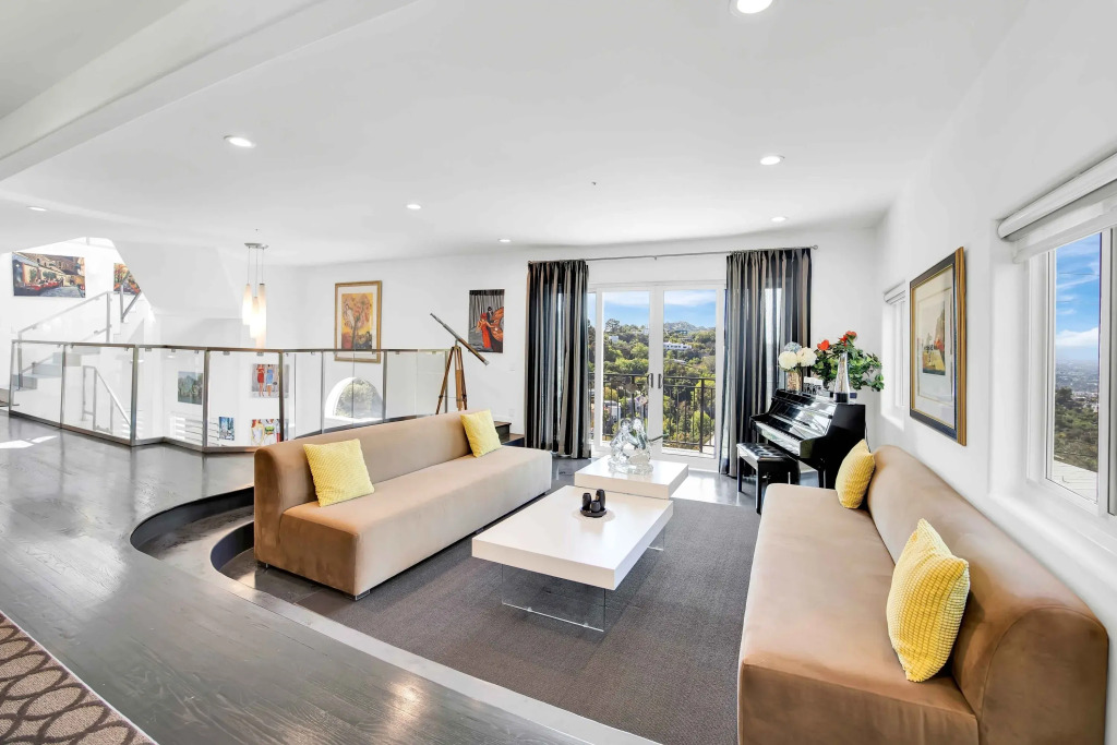 Pacific View by Avantstay Original Artist's Home