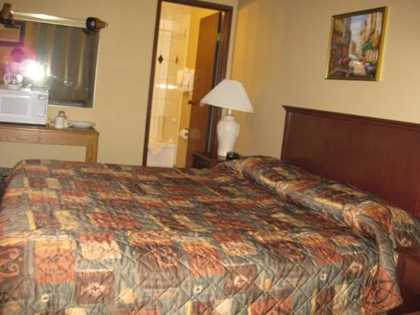 Twin Creeks Motel