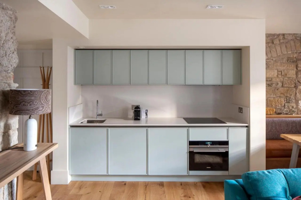 Abbey Strand Apartments, at Holyrood