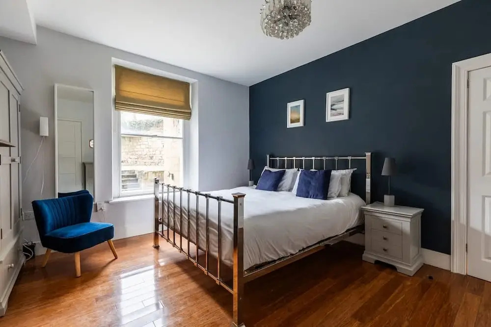 Elegant Georgian Flat in Historic Bath With Garden